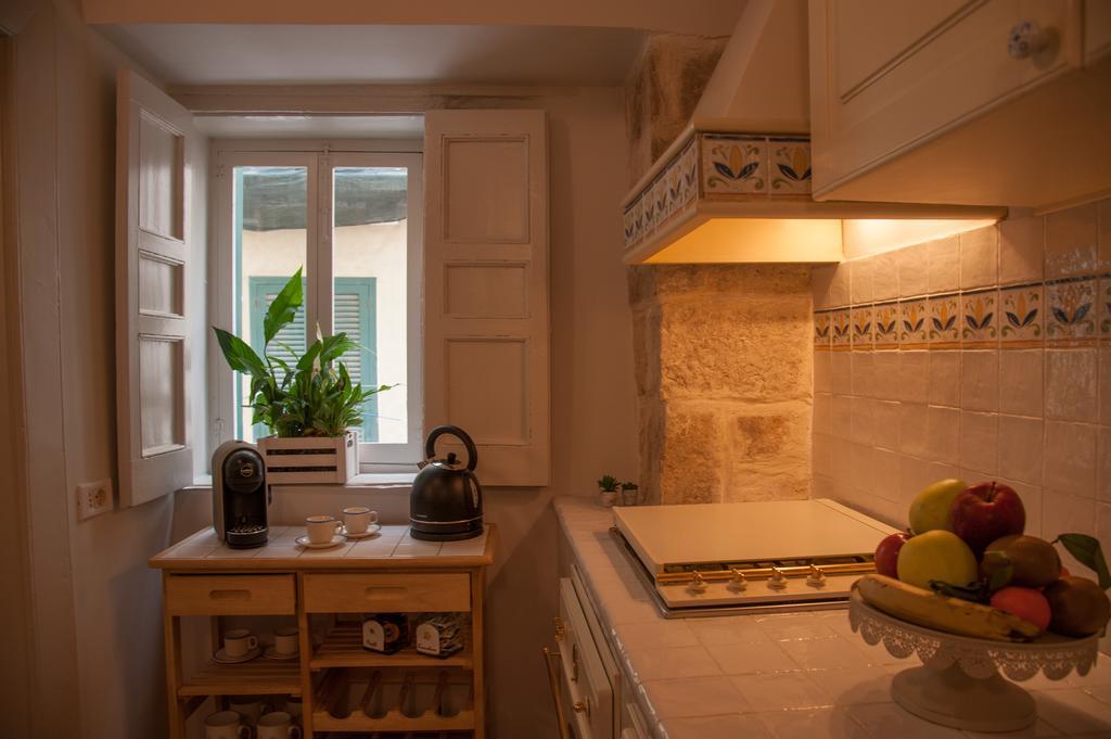 B&B Al Vico Trani Εξωτερικό φωτογραφία