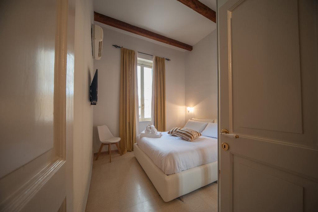 B&B Al Vico Trani Εξωτερικό φωτογραφία